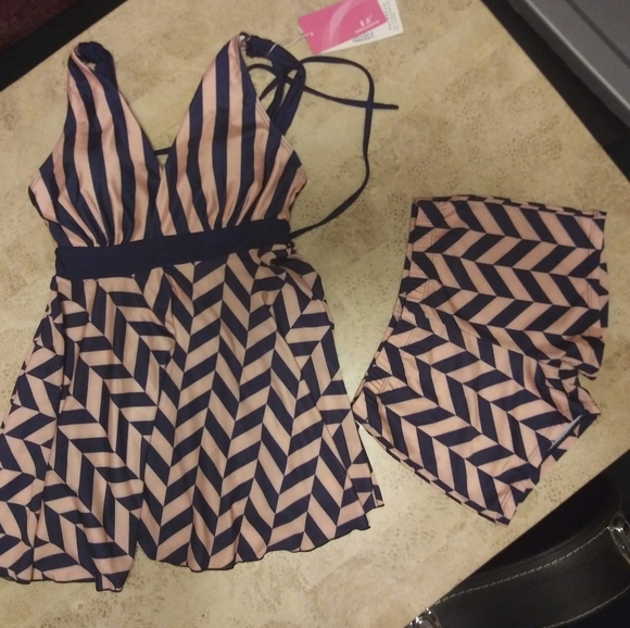🌺Sexy Rotita Swim Dress Tankini and shorts with padded bralette. Size M US 2-4 - Picture 4 of 8